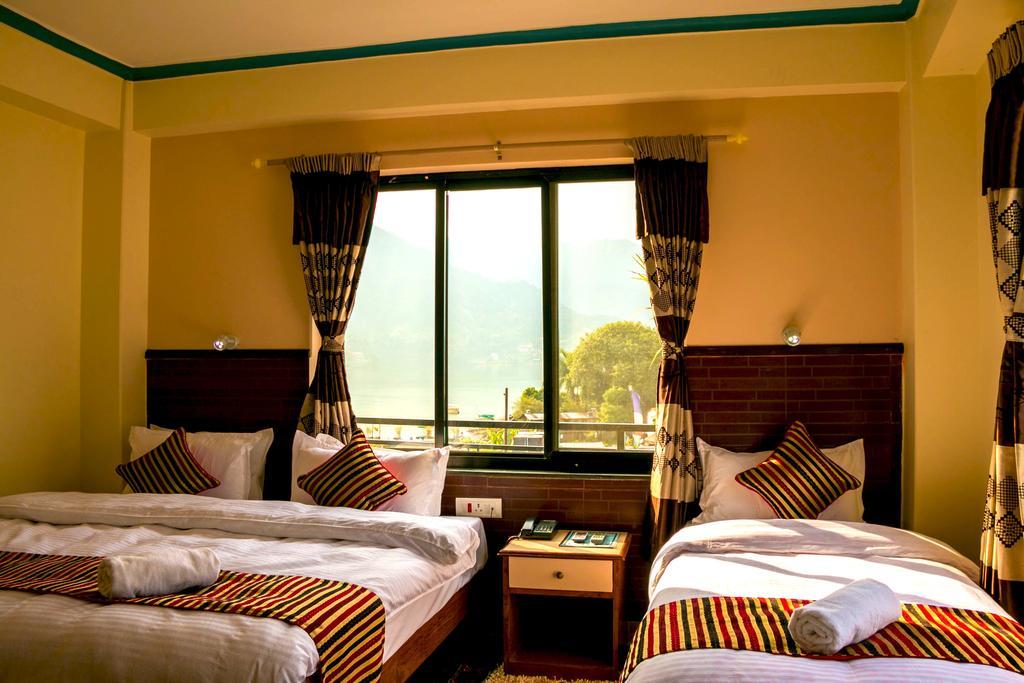 Hotel Adam Pokhara Zimmer foto